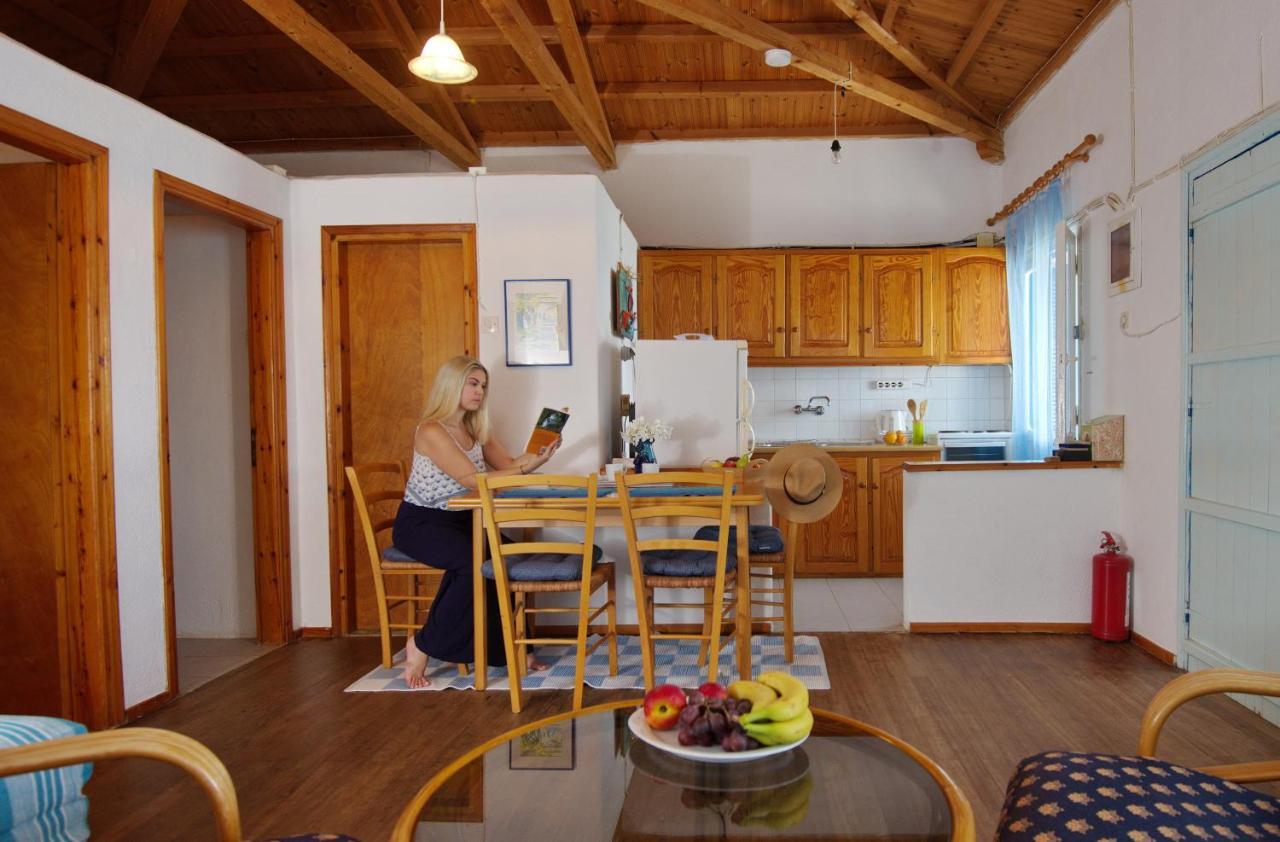Seahorse Cottage Mourtero Exterior photo